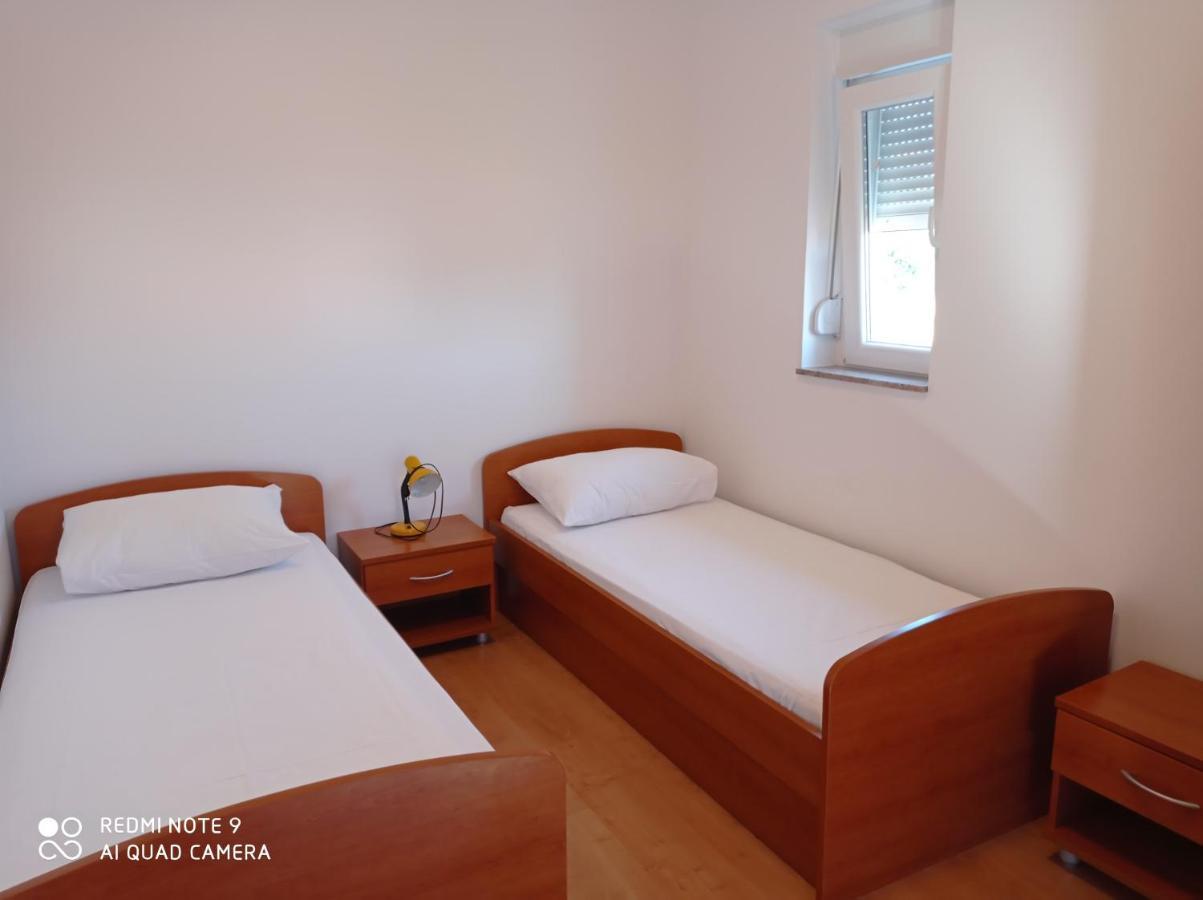 Apartments Vodopija 300M To The Beach Sveti Filip i Jakov Esterno foto