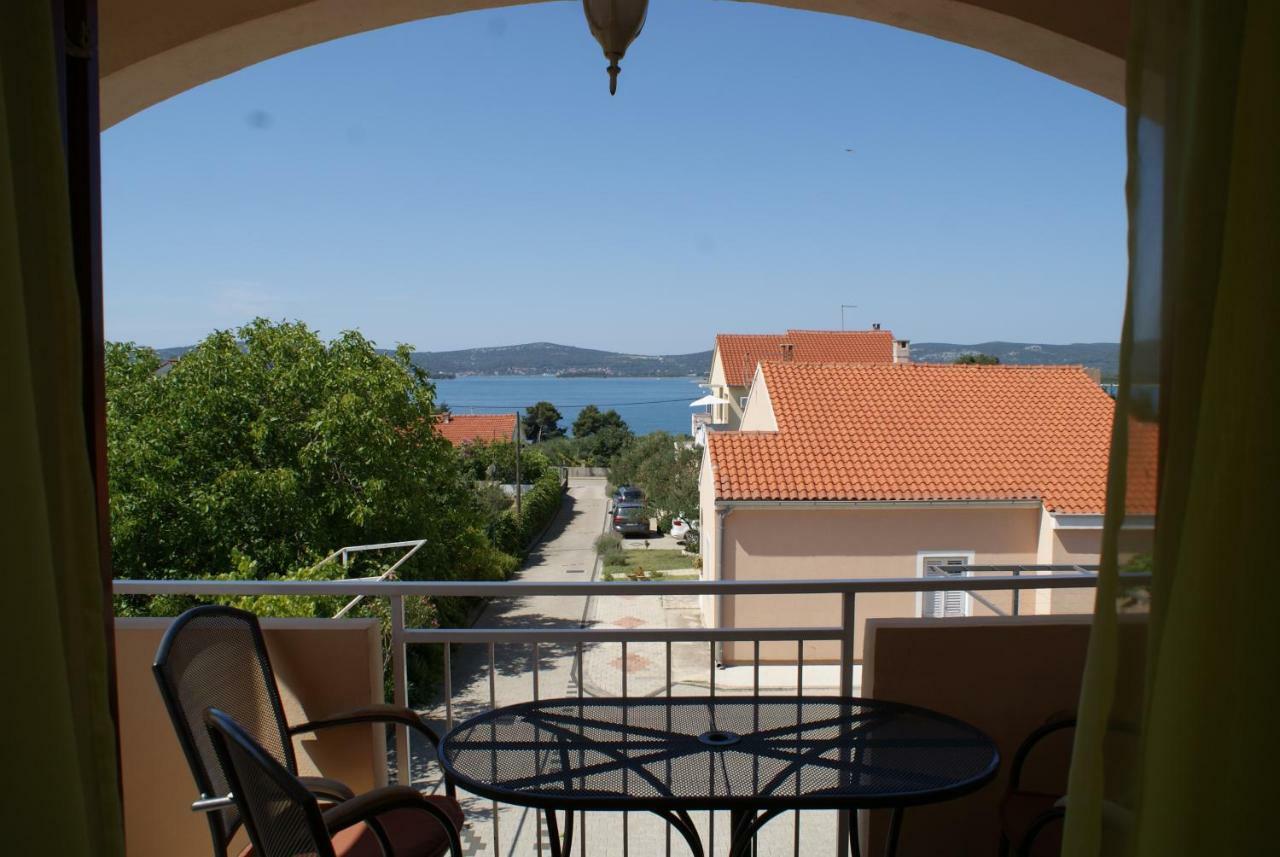 Apartments Vodopija 300M To The Beach Sveti Filip i Jakov Esterno foto