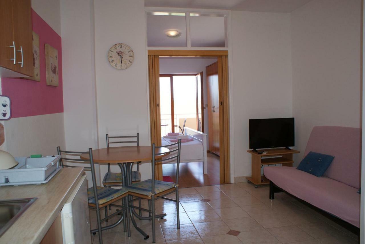 Apartments Vodopija 300M To The Beach Sveti Filip i Jakov Esterno foto